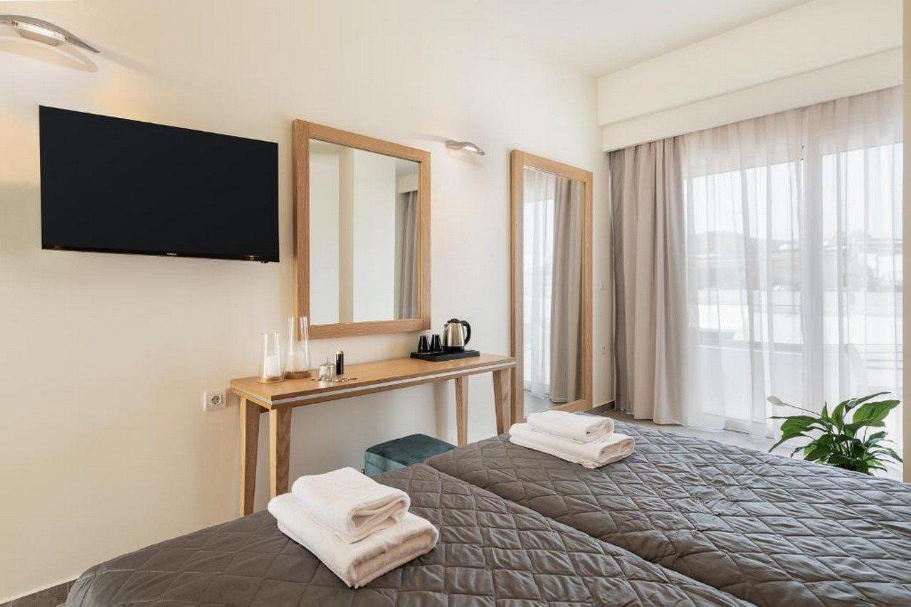 Elia Hotel 3*